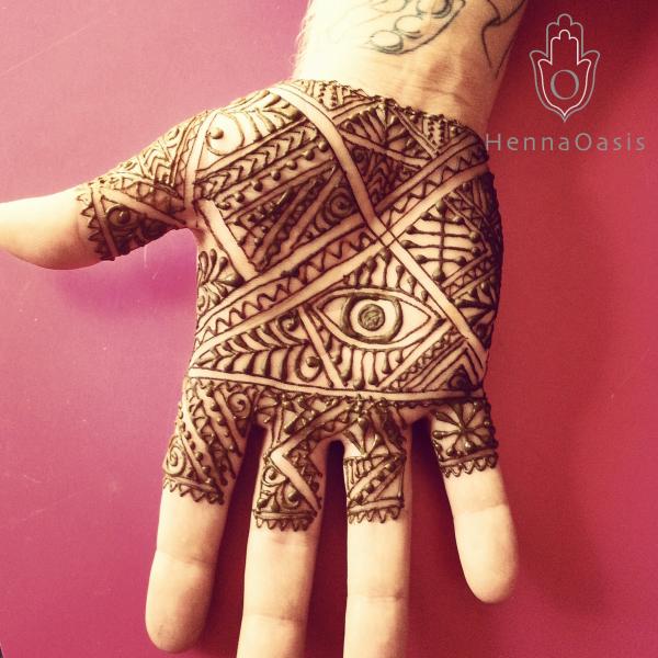 Palm Henna Art - Free Mehndi Design Photo